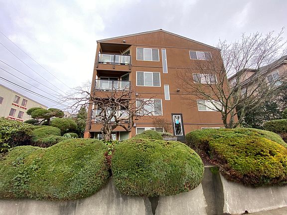 3rd image of 2242 Franklin Ave E APT B1