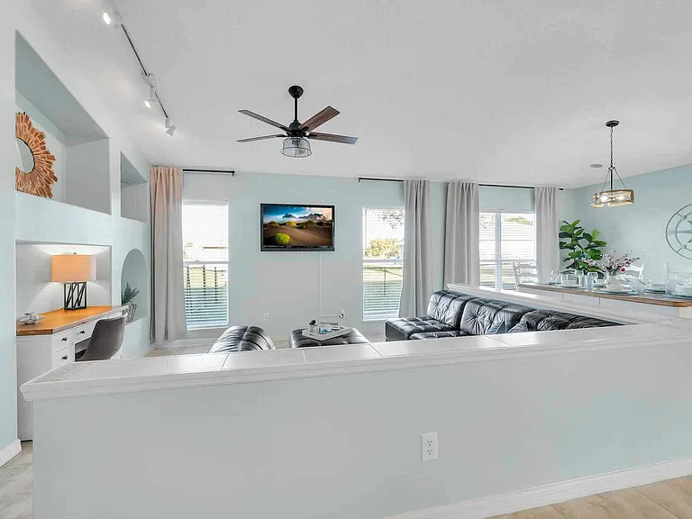 5464 NW Milner Dr — Photo 10