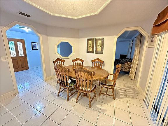 4th image of 908 Tierra Linda Cir W
