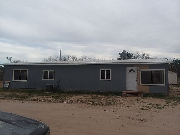 2nd image of 100 E Honeywood Ln