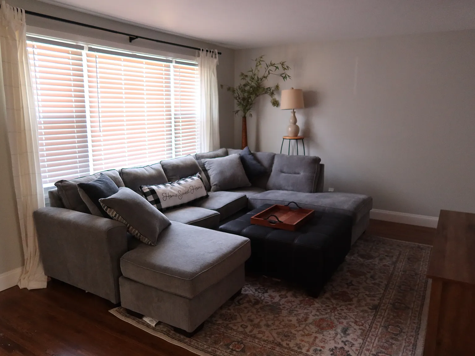 2 bed, 840 sqft, $2,400 — Photo 3