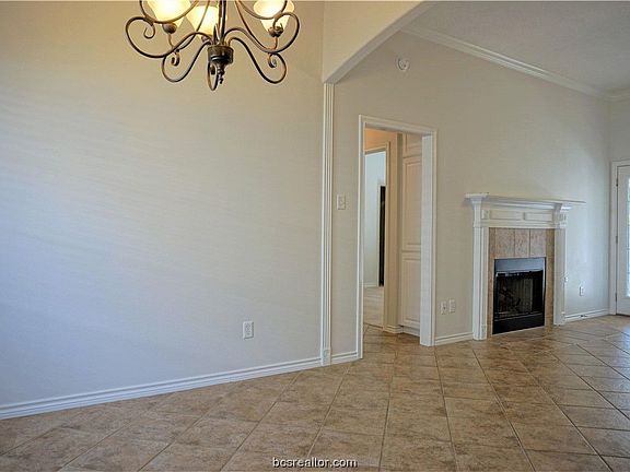 4th image of 4213 Conway Ct