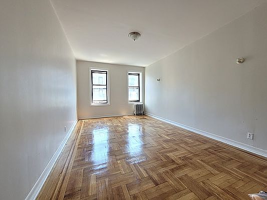 2nd image of 2079 Wallace Ave #663