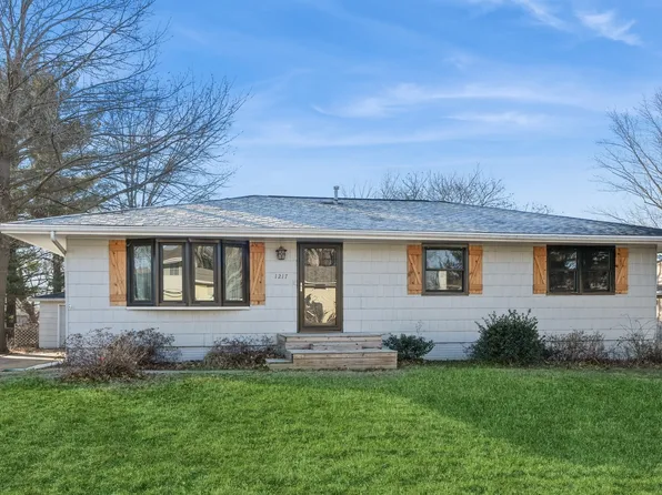 1217 E Euclid Ave, Indianola, IA 50125