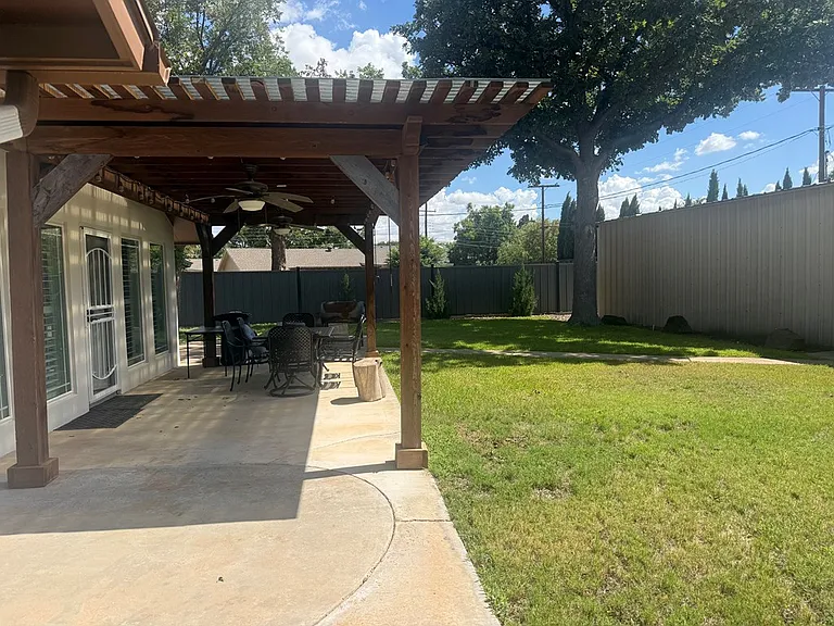 1616 W Dengar Ave — Photo 16