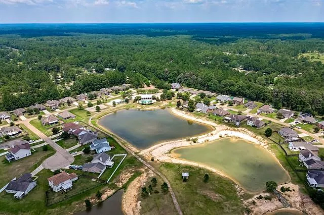 421 Creekside Ct — Photo 33
