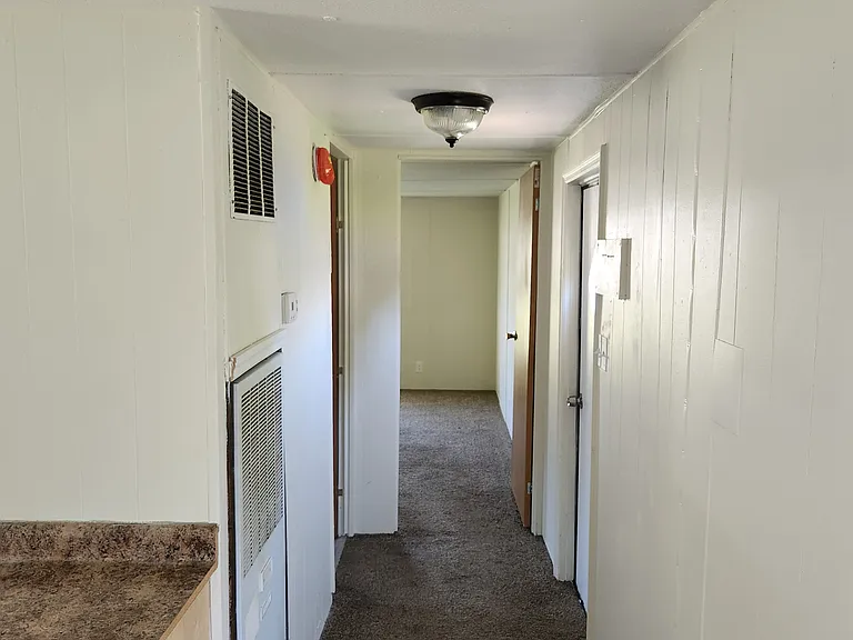 134 Grace Park — Photo 9