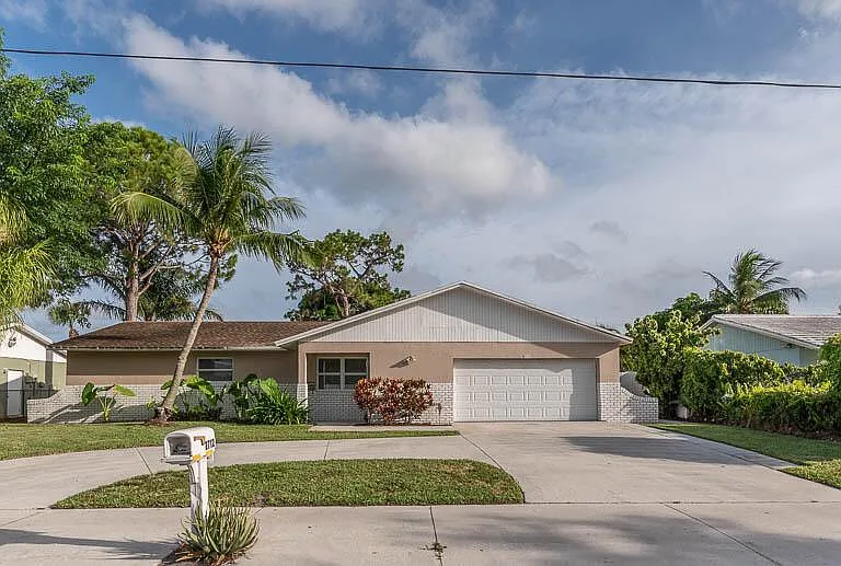 2712 Lake Ida Rd — Photo 1