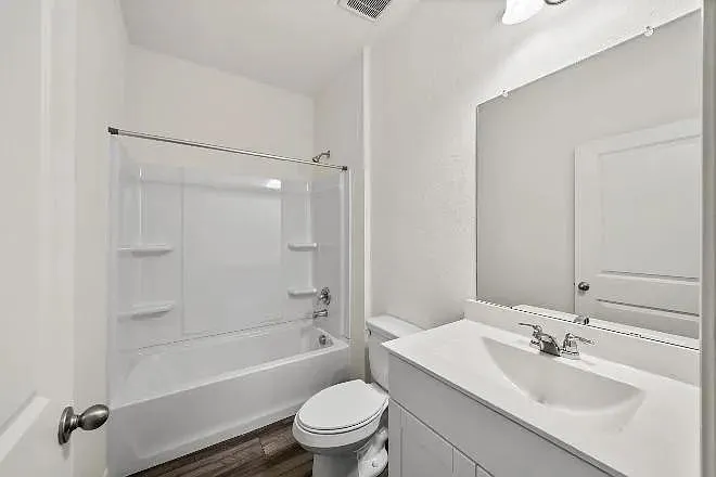 Nice and clean bathroom.