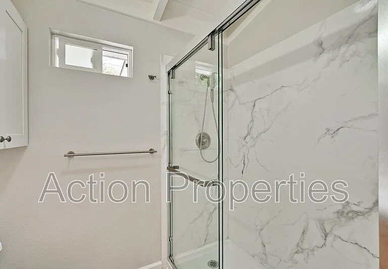 1125 Burgoyne St — Photo 26