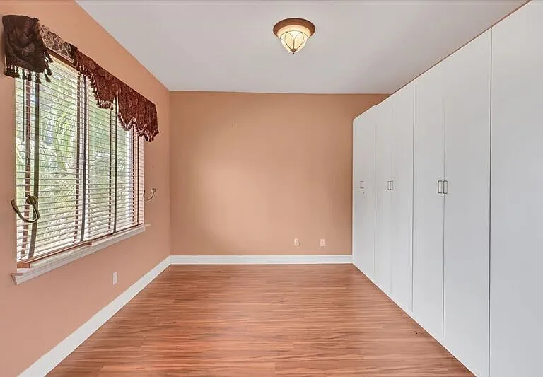 208 Otter Glen Ct — Photo 35