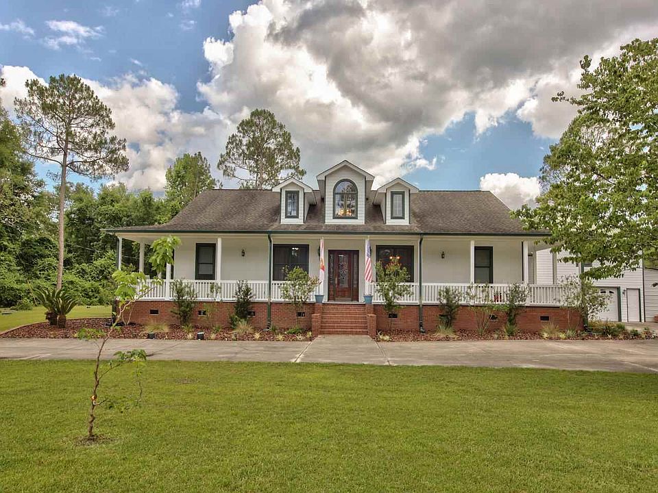 1st image of 15 Sweetwater Cir
