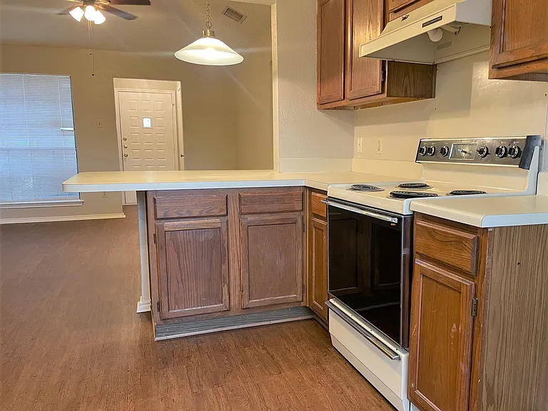 8518 Holly St — Photo 3