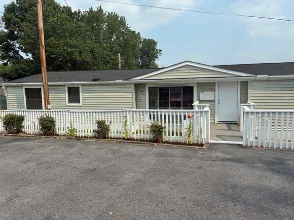 16 Needy Rd, Martinsburg, WV 25405