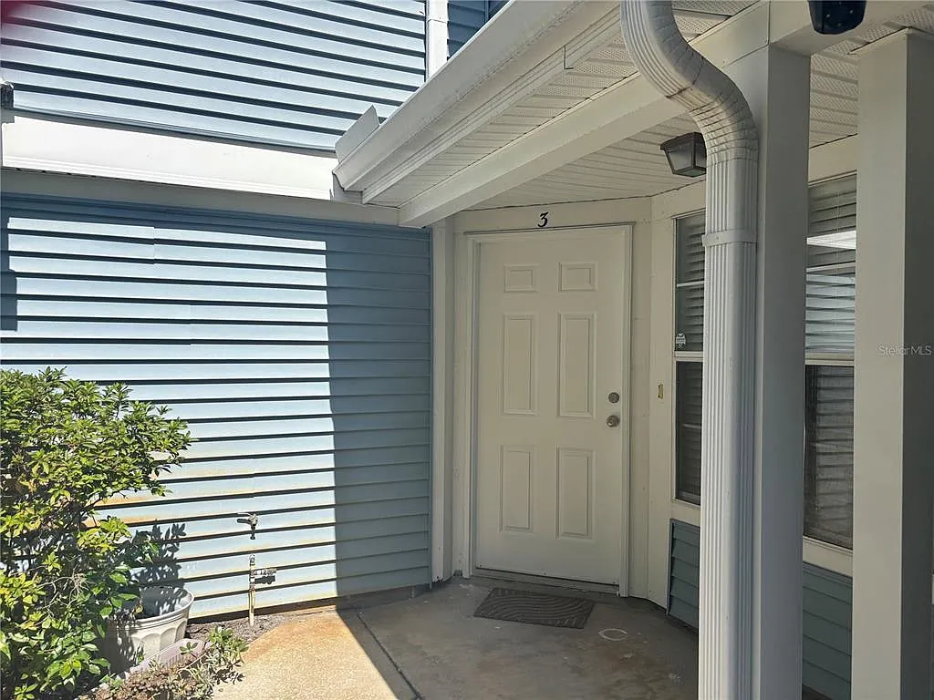 2 bed, 2.5 bath, 1281 sqft, $2,200 — Photo 1