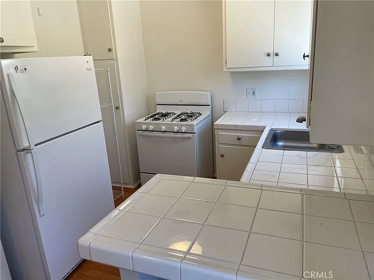 630 San Vicente Blvd #E — Photo 8