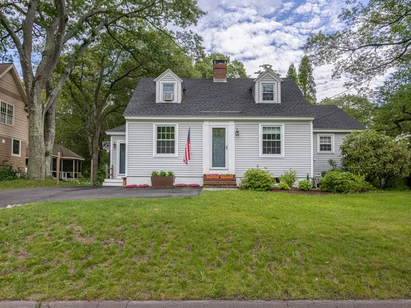 152 Ocean House Road, Cape Elizabeth, ME 04107
