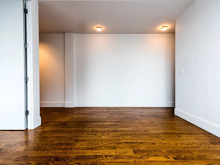 1635 Putnam Ave #3H — Photo 3