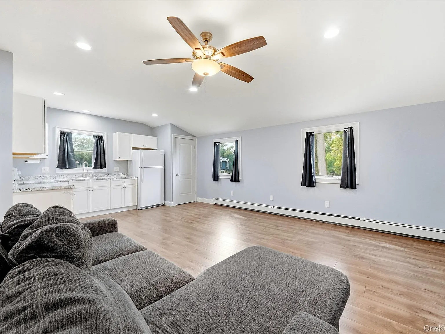Studio, 1.5 bath, 500 sqft, $1,900 — Photo 4
