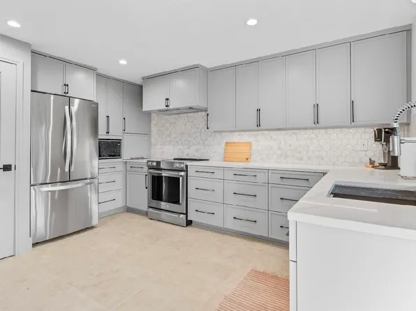 9544 SE Clatsop St, Happy Valley, OR 97086