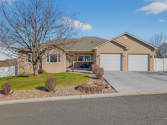 3rd image of 2285 Pitchstone Dr