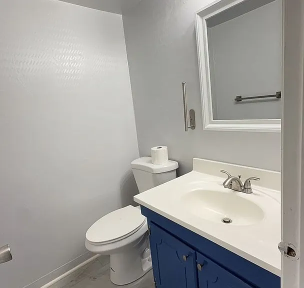 1379 E Tanners Creek Dr — Photo 6