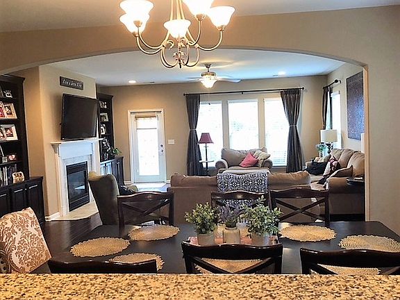 3rd image of 120 Glenspring Dr
