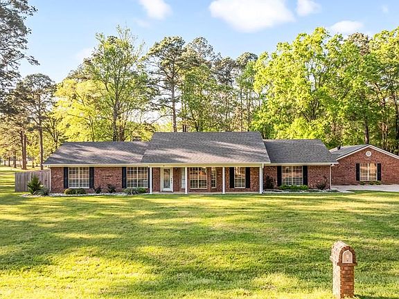 3rd image of 3 Holly Ridge Dr