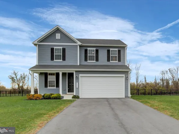 1441 Falcon Ln, Chambersburg, PA 17202