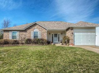 1037 Reddington Timbers Dr, Saint Charles, MO