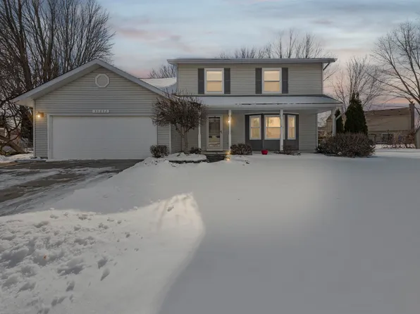 35652 Burton Ct, New Baltimore, MI 48047