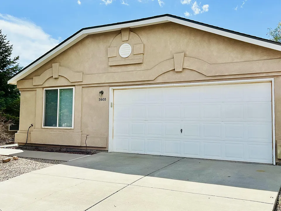 5600 Mesa Ridge Rd NW