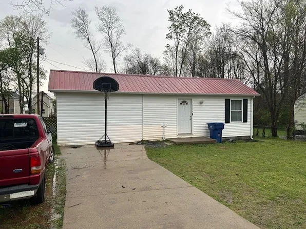1229 Greenfield Dr, Clarksville, TN 37040