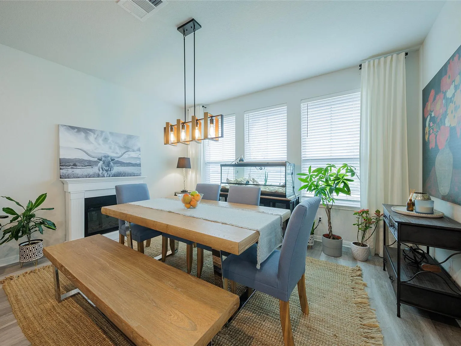 3 bed, 2.5 bath, 1921 sqft, $2,500 — Photo 3