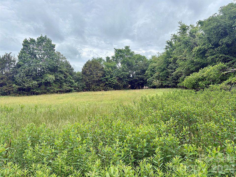 1st image of 254 Beechwood Farm Rd #3