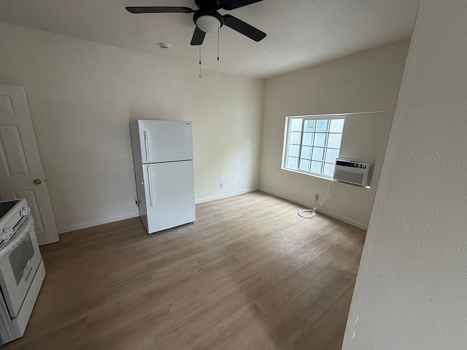 1st image of 501 N Saint Louis St Unit 2