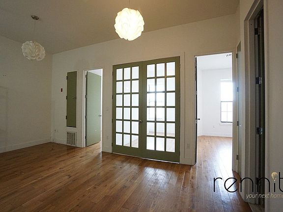 2nd image of 418 Melrose St #44FF