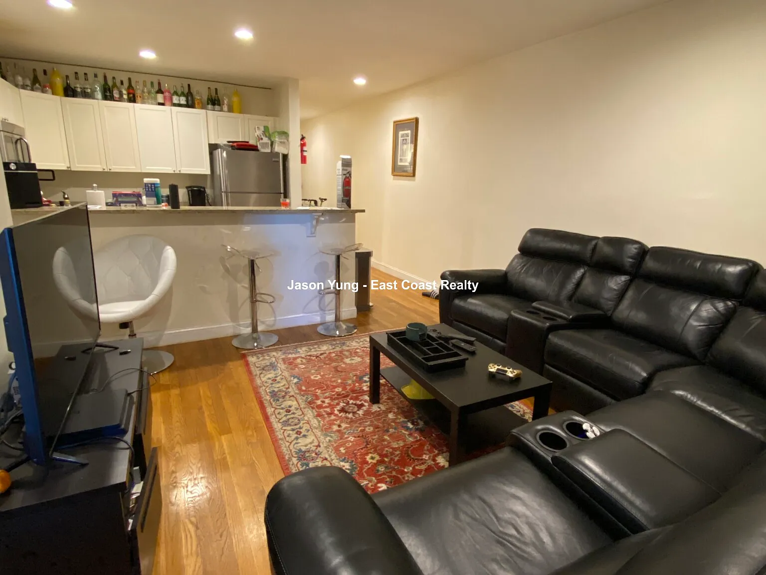 3 bed, 1.0 bath, $5,200 — Photo 2