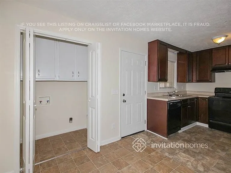 3572 Vicki Ln — Photo 6