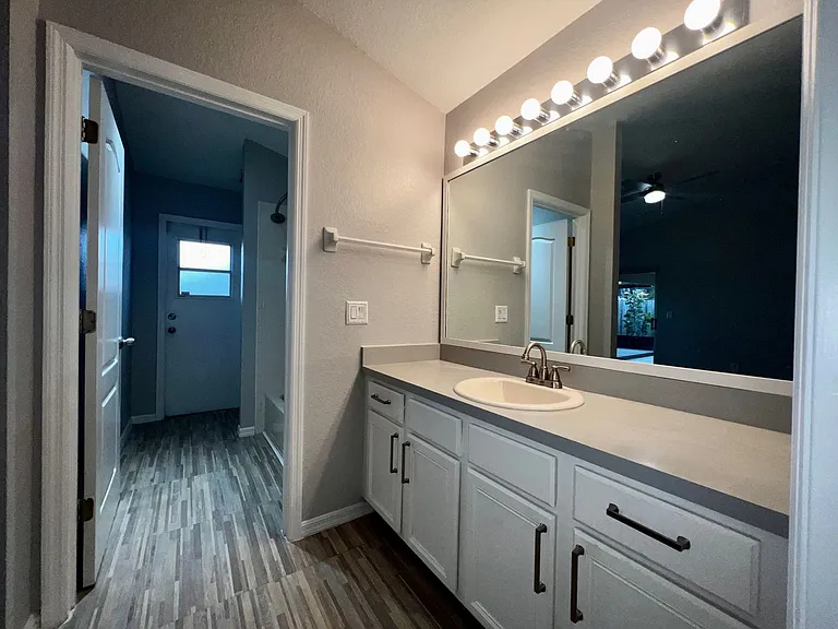 2620 Regency Oak Ln — Photo 20