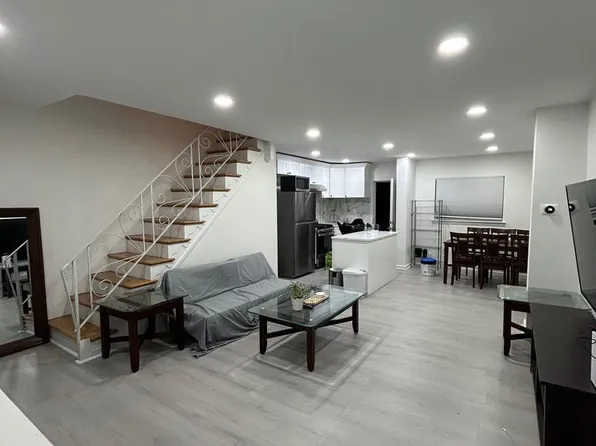 5822 Oakland St, Philadelphia, PA 19149