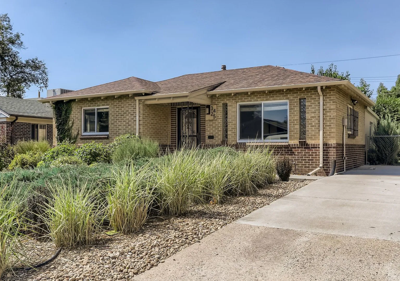 Amazing 4BR, 2BTH in Denver! — Photo 1