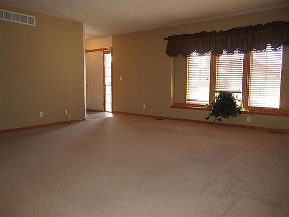 4th image of 14507 S 24th St