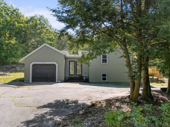 1477 Roosevelt Trail, Raymond, ME 04071