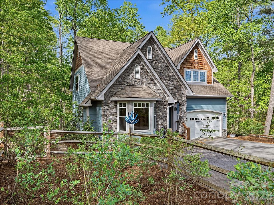 1st image of 17 Bohemian Ln