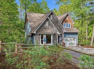 17 Bohemian Ln, Asheville, NC 28805