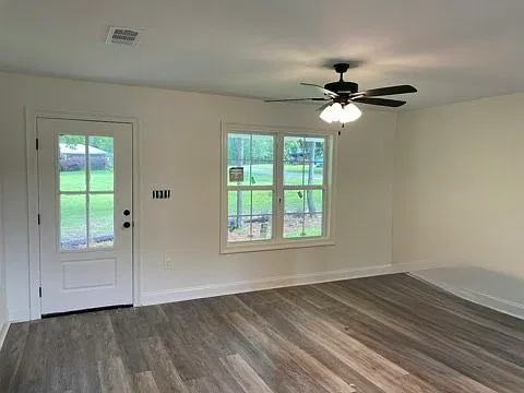 18 Carney Ln — Photo 2