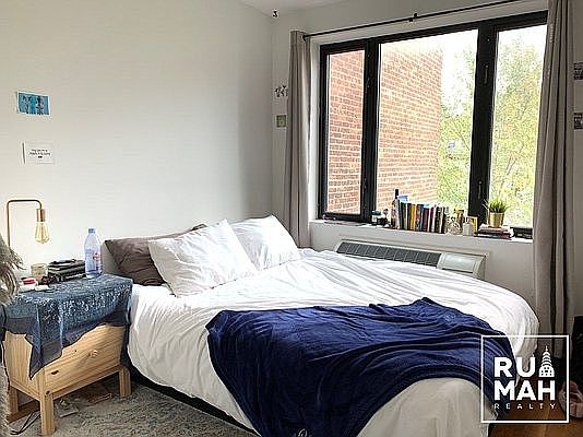 5th image of 733 Lafayette Ave #2J