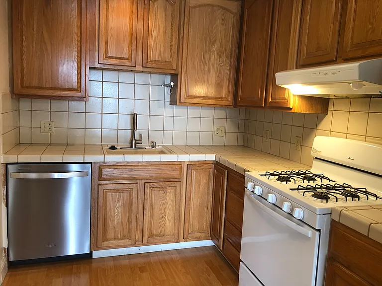 1633-1639 Taraval St #205 — Photo 4