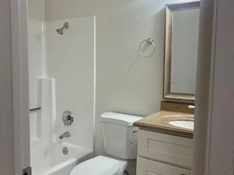 Villa Hermosa Apartments — Photo 24